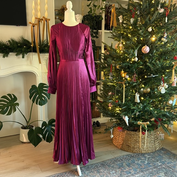 Mac Duggal Pleated Long Sleeve Satin A-Line Gown - Picture 4 of 10